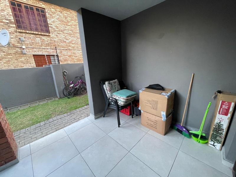 2 Bedroom Property for Sale in Kannoniers Park North West